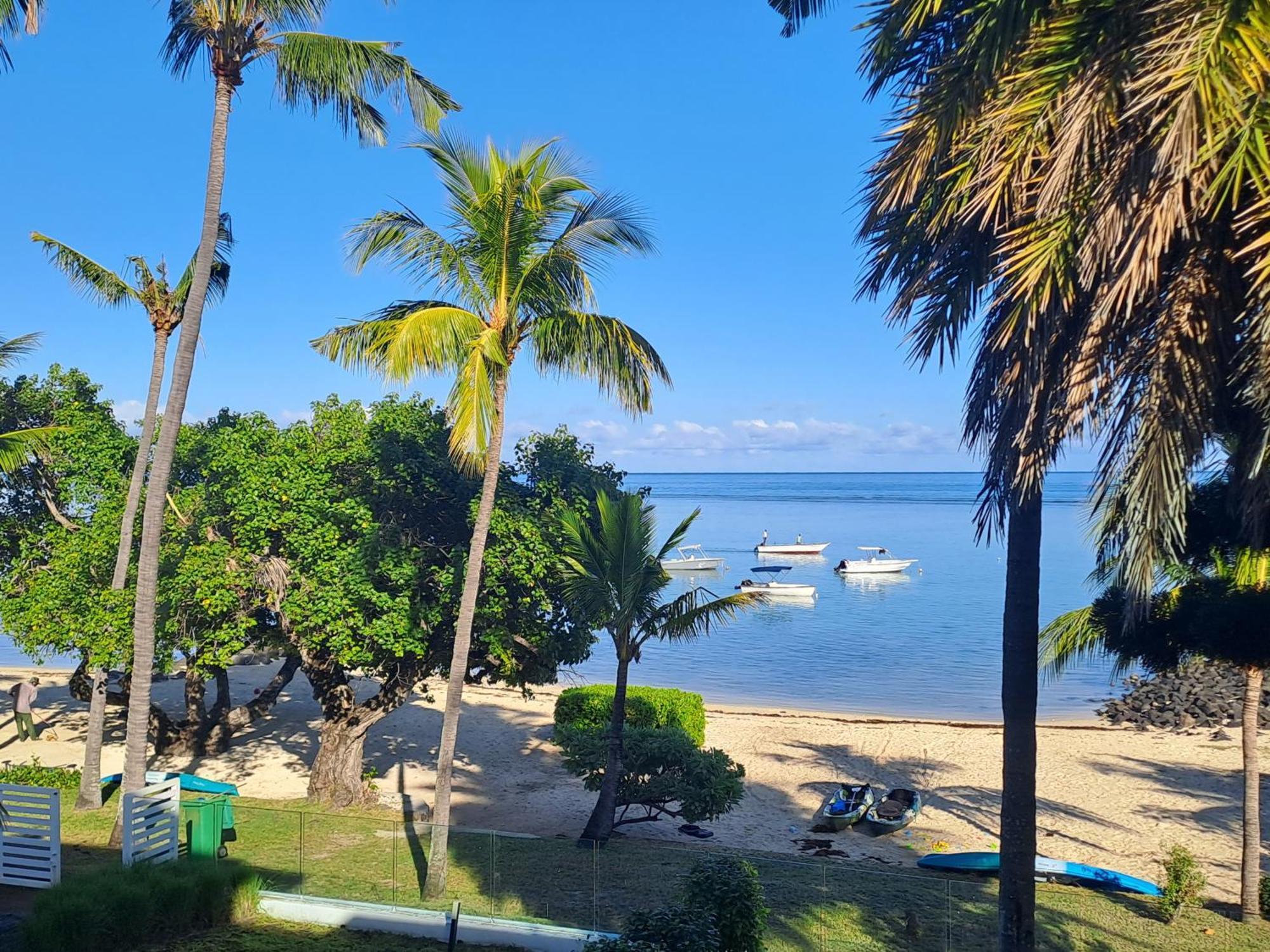 Caplage - Beachfront Ground Floor Apartment In Tamarin Exterior photo